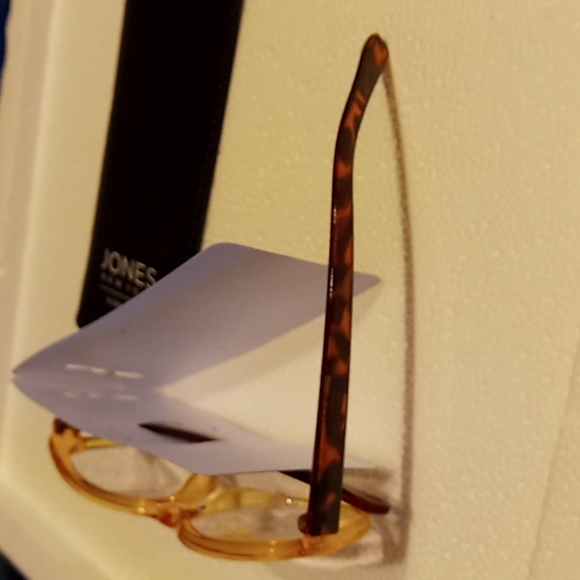 Reader Glasses - Picture 2 of 3